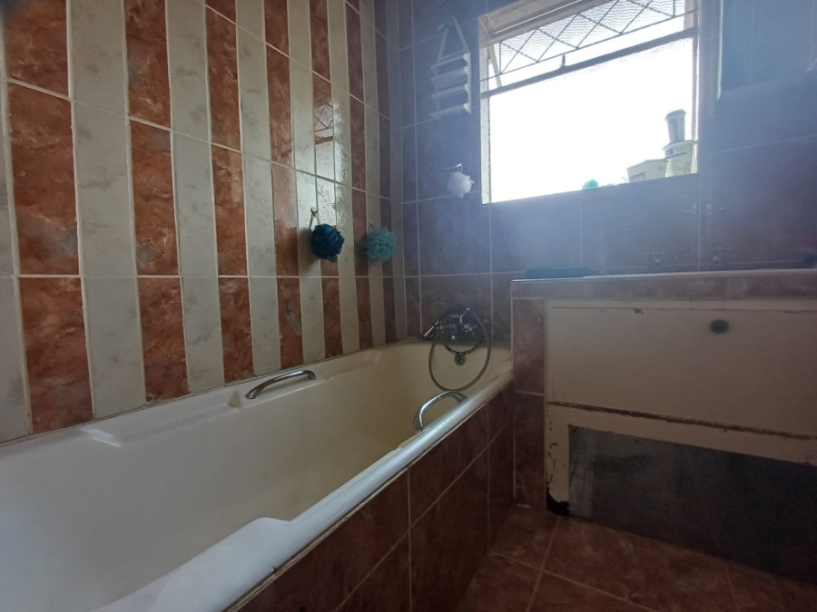 4 Bedroom Property for Sale in Flamwood North West